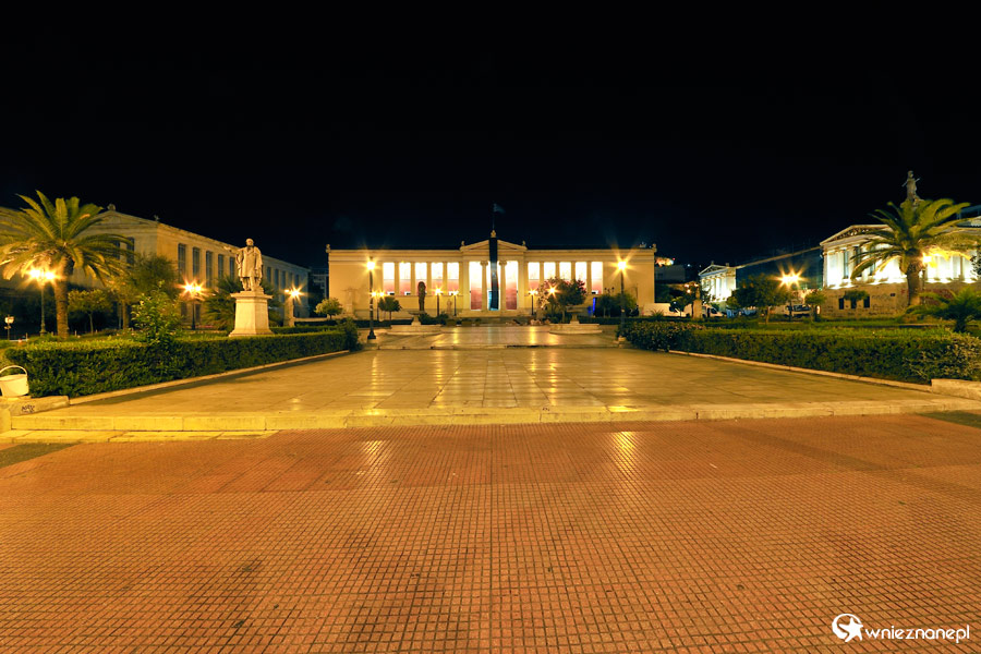 Ateny. Budynek Uniwersytetu. Obok Grecka Biblioteka Narodowa i Akademia Ateńska. - foto: wnieznane.pl Ateny. Budynek Uniwersytetu. Obok Grecka Biblioteka Narodowa i Akademia Ateńska. - foto: wnieznane.pl