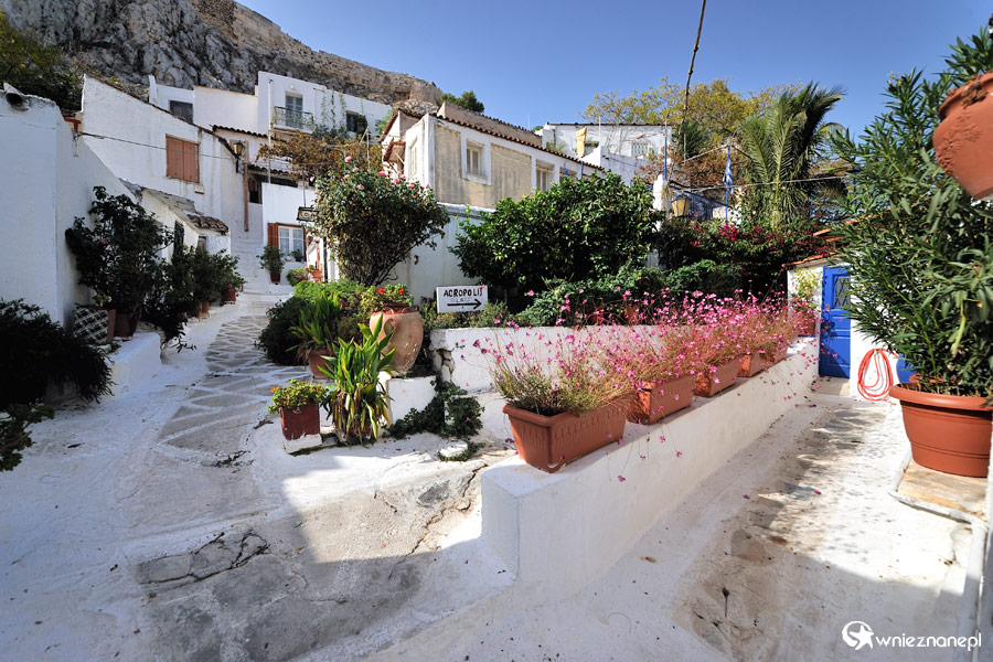 Ateny. Anafiotika - prawie jak na Cykladach. - foto: wnieznane.pl Ateny. Anafiotika - prawie jak na Cykladach. - foto: wnieznane.pl