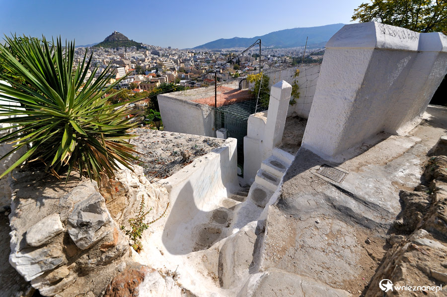 Ateny. Malownicze zaułki Anafiotiki. - foto: wnieznane.pl Ateny. Malownicze zaułki Anafiotiki. - foto: wnieznane.pl