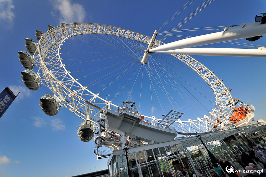 Londyn. London Eye w całej okazałości. - foto: wnieznane.pl Londyn. London Eye w całej okazałości. - foto: wnieznane.pl