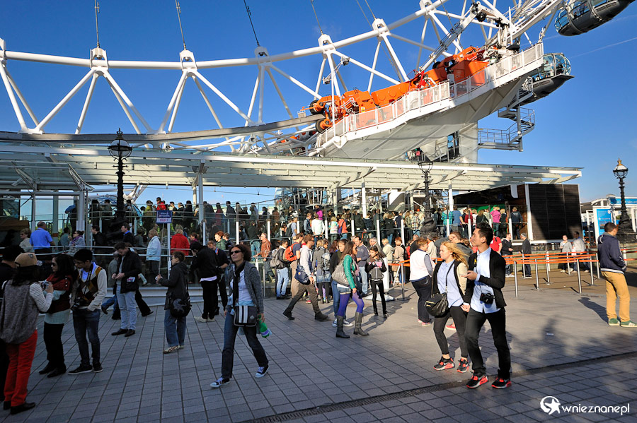 Londyn. Kolejka do London Eye. - foto: wnieznane.pl Londyn. Kolejka do London Eye. - foto: wnieznane.pl