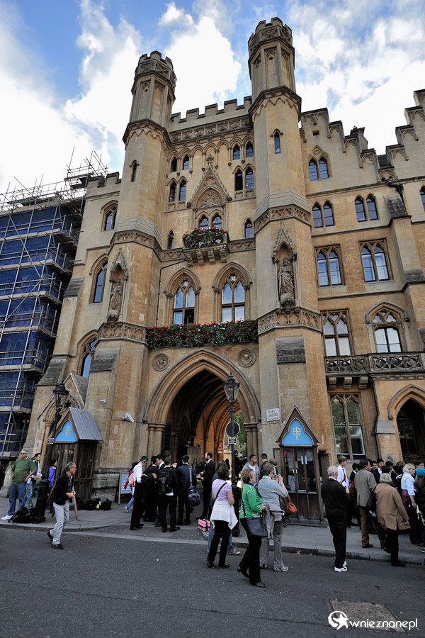 Londyn. Tuż obok Opactwa Westminsterskiego. - foto: wnieznane.pl Londyn. Tuż obok Opactwa Westminsterskiego. - foto: wnieznane.pl