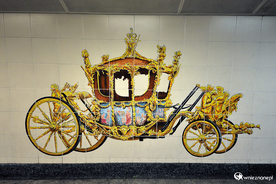 Londyn. Jeden z korytarzy londyńskiego metra. - foto: wnieznane.pl Londyn. Jeden z korytarzy londyńskiego metra. - foto: wnieznane.pl