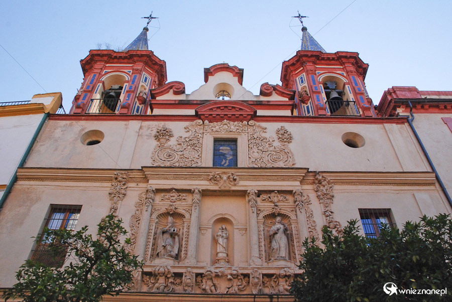 Sewilla. Fasada kościoła w ścisłym centrum Sewilli. - foto: wnieznane.pl Sewilla. Fasada kościoła w ścisłym centrum Sewilli. - foto: wnieznane.pl