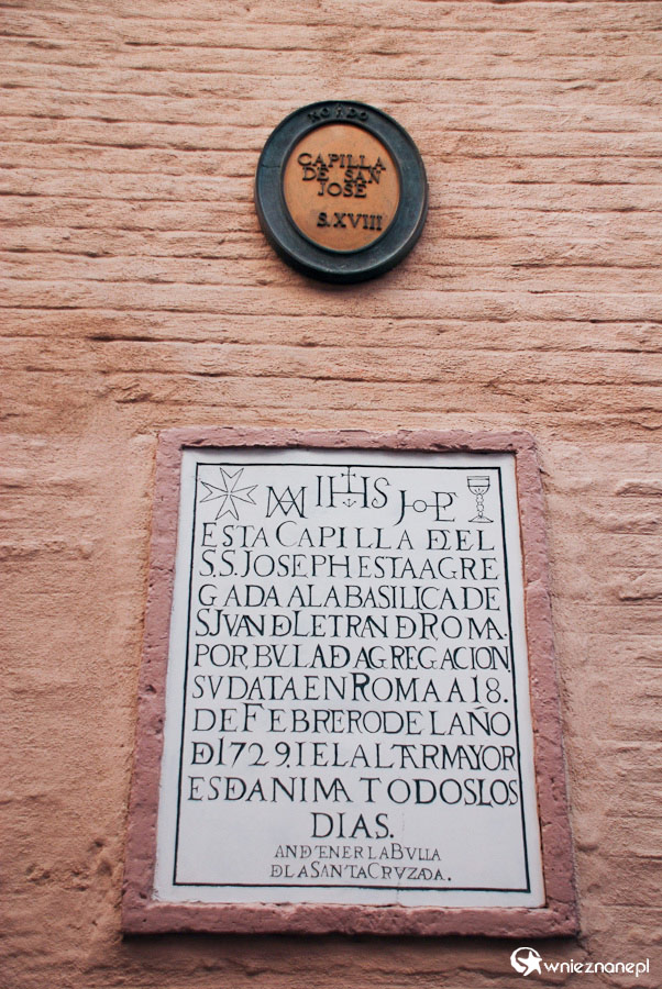 Sewilla. Tablica na fasadzie kościoła św. Józefa. - foto: wnieznane.pl Sewilla. Tablica na fasadzie kościoła św. Józefa. - foto: wnieznane.pl