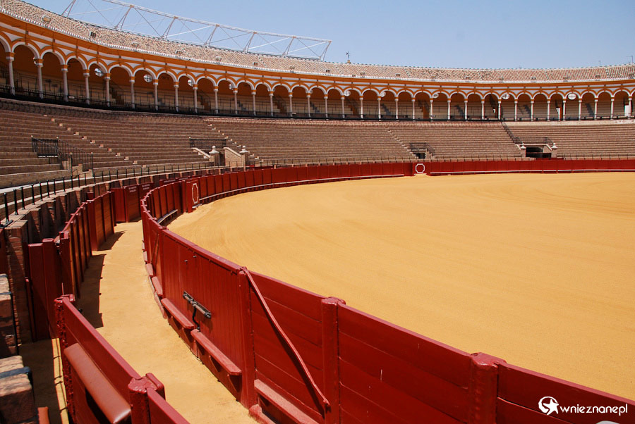 Sewilla. Arena przy Plaza de Toros w pełnej krasie. - foto: wnieznane.pl Sewilla. Arena przy Plaza de Toros w pełnej krasie. - foto: wnieznane.pl