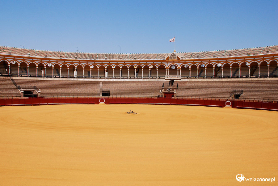 Sewilla. Arena przy Plaza de Toros może pomieścić 14 tysięcy widzów. - foto: wnieznane.pl Sewilla. Arena przy Plaza de Toros może pomieścić 14 tysięcy widzów. - foto: wnieznane.pl