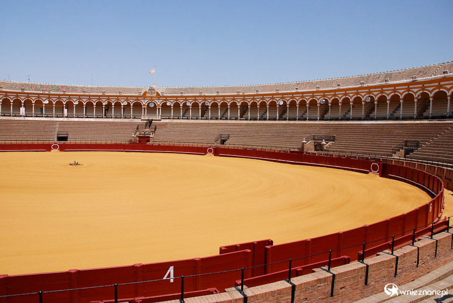 Sewilla. Początki areny przy Plaza de Toros sięgają XIII wieku. - foto: wnieznane.pl Sewilla. Początki areny przy Plaza de Toros sięgają XIII wieku. - foto: wnieznane.pl