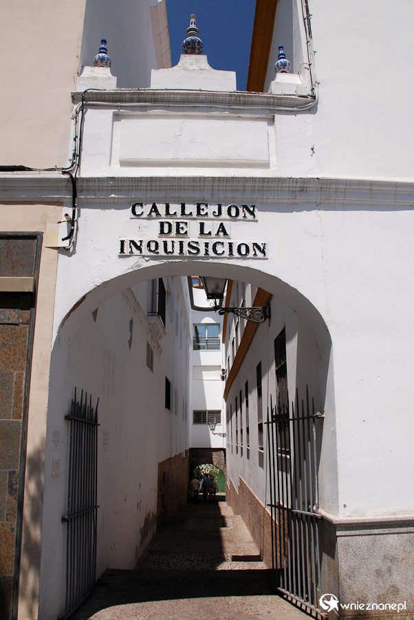 Sewilla. Callejon de la Inquisicion, czyli Zaułek Inkwizycji. - foto: wnieznane.pl Sewilla. Callejon de la Inquisicion, czyli Zaułek Inkwizycji. - foto: wnieznane.pl