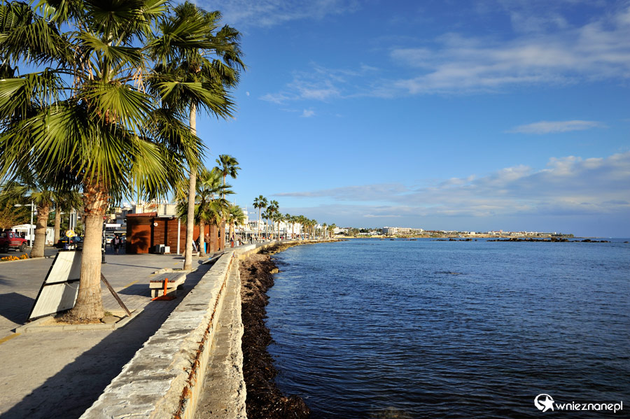 Cypr zimą. Promenada w Pafos. - foto: wnieznane.pl Cypr zimą. Promenada w Pafos. - foto: wnieznane.pl