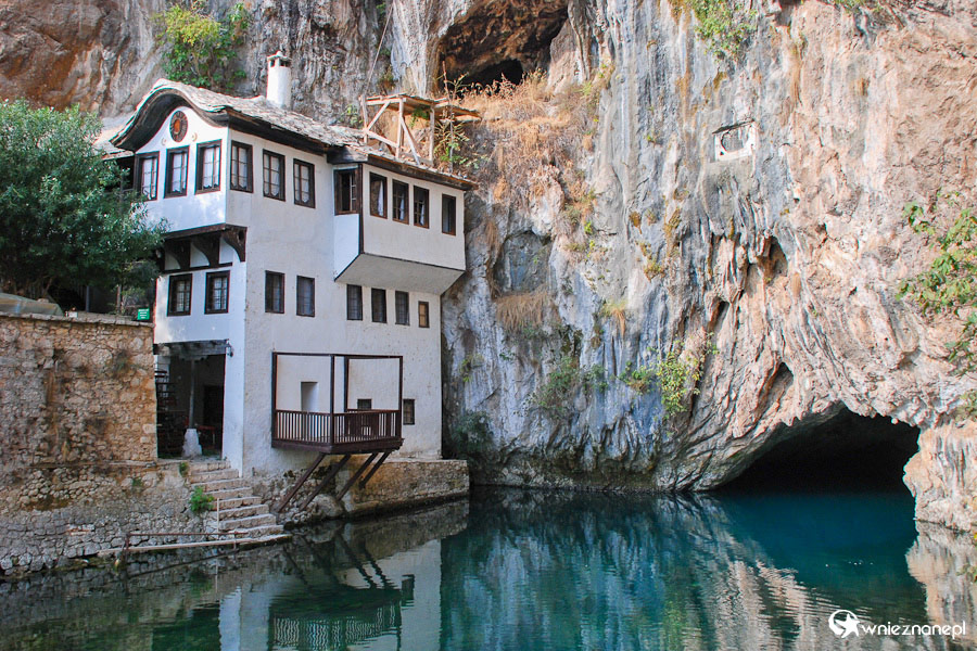 Bośnia I Hercegowina. Blagaj. Klasztor Tańczących Derwiszów U źródła ...