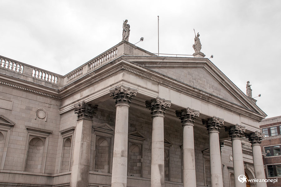 Dublin. Gmach Bank of Ireland. - foto: wnieznane.pl Dublin. Gmach Bank of Ireland. - foto: wnieznane.pl
