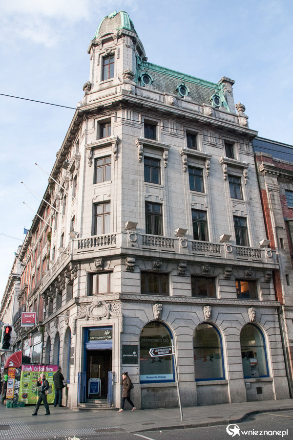 Dublin. Siedziba jednego z banków przy O'Connell Street. - foto: wnieznane.pl Dublin. Siedziba jednego z banków przy O'Connell Street. - foto: wnieznane.pl