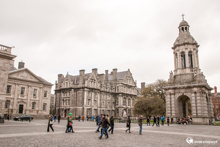 Dublin. Trinity College i Parliament Square. - foto: wnieznane.pl Dublin. Trinity College i Parliament Square. - foto: wnieznane.pl