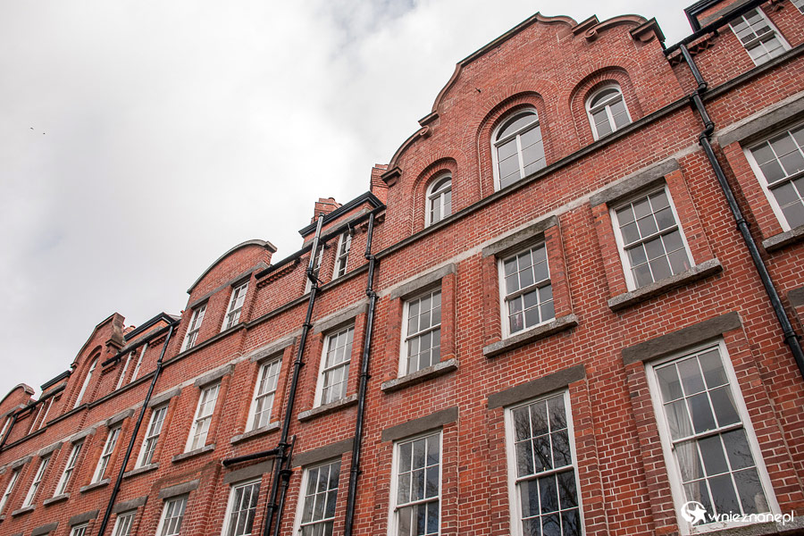 Dublin. Jeden z najstarszych budynków Trinity College. - foto: wnieznane.pl Dublin. Jeden z najstarszych budynków Trinity College. - foto: wnieznane.pl
