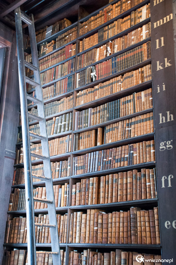 Dublin. Trinity College. Bogate zbiory Starej Biblioteki. - foto: wnieznane.pl Dublin. Trinity College. Bogate zbiory Starej Biblioteki. - foto: wnieznane.pl