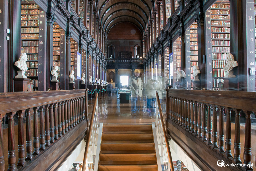 Dublin. Trinity College. Długość pokoju wynosi 64 metry. - foto: wnieznane.pl Dublin. Trinity College. Długość pokoju wynosi 64 metry. - foto: wnieznane.pl