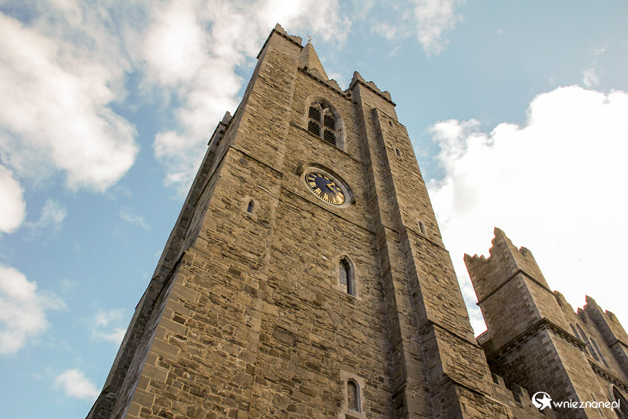 Dublin. St. Patrick's Cathedral. Główna wieża kościoła. - foto: wnieznane.pl Dublin. St. Patrick's Cathedral. Główna wieża kościoła. - foto: wnieznane.pl