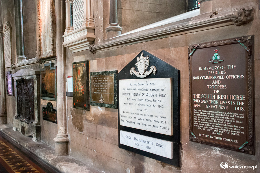 Dublin. St. Patrick's Cathedral. Epitafia dla zasłużonych postaci. - foto: wnieznane.pl Dublin. St. Patrick's Cathedral. Epitafia dla zasłużonych postaci. - foto: wnieznane.pl