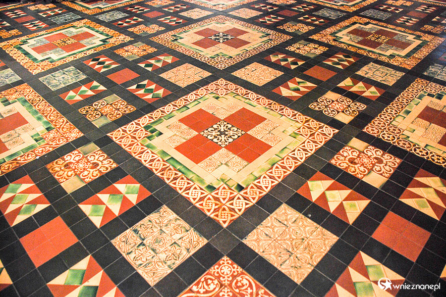 Dublin. St. Patrick's Cathedral. Istna mozaika ułożona z ceramicznych płytek. - foto: wnieznane.pl Dublin. St. Patrick's Cathedral. Istna mozaika ułożona z ceramicznych płytek. - foto: wnieznane.pl