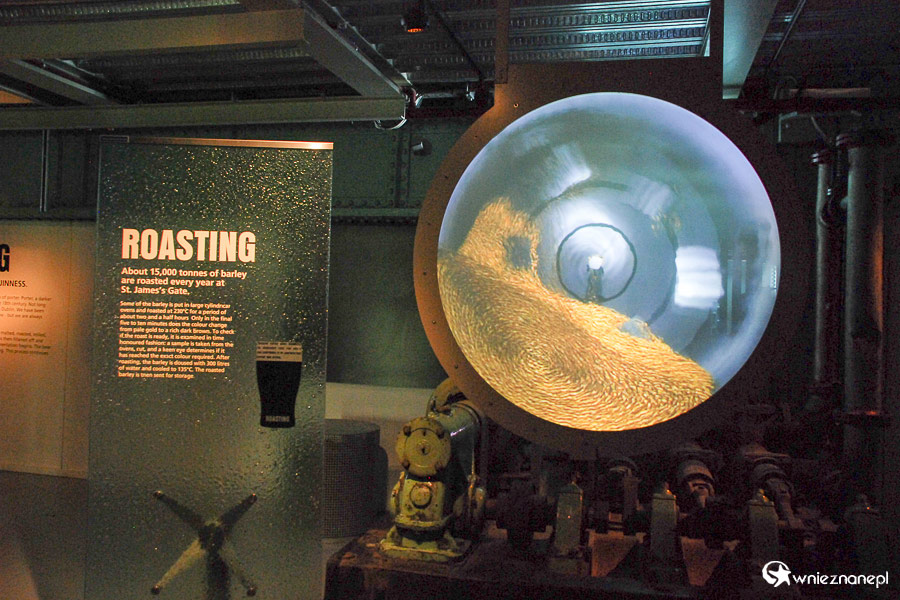 Dublin. Guiness Storehouse. Każdego roku jest prażonych 15 tys. ton ziaren jęczmienia. - foto: wnieznane.pl Dublin. Guiness Storehouse. Każdego roku jest prażonych 15 tys. ton ziaren jęczmienia. - foto: wnieznane.pl