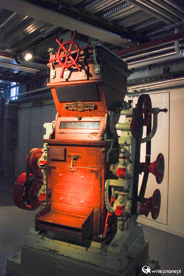 Dublin. Guinness Storehouse. Jeden z wielu tego typu eksponatów w muzeum browaru. - foto: wnieznane.pl Dublin. Guinness Storehouse. Jeden z wielu tego typu eksponatów w muzeum browaru. - foto: wnieznane.pl