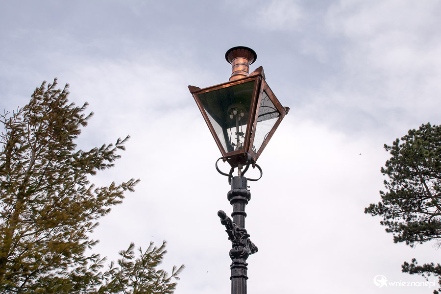 Dublin. Gazowe latarnie zdobią alejki Phoenix Park. - foto: wnieznane.pl Dublin. Gazowe latarnie zdobią alejki Phoenix Park. - foto: wnieznane.pl