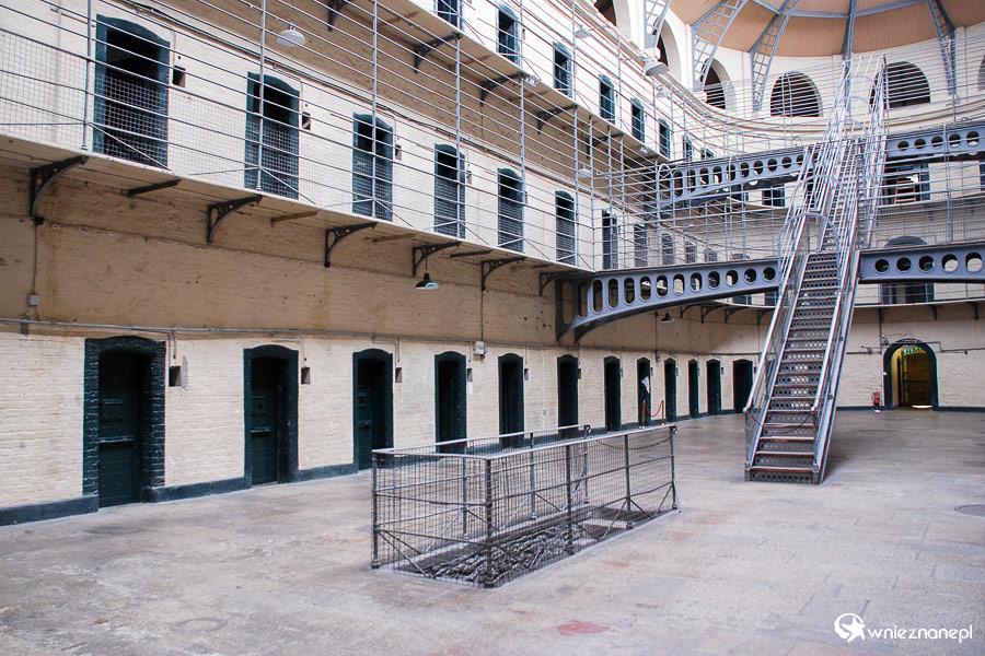 Dublin. Cela obok celi w dawnym więzieniu Kilmainham. - foto: wnieznane.pl Dublin. Cela obok celi w dawnym więzieniu Kilmainham. - foto: wnieznane.pl