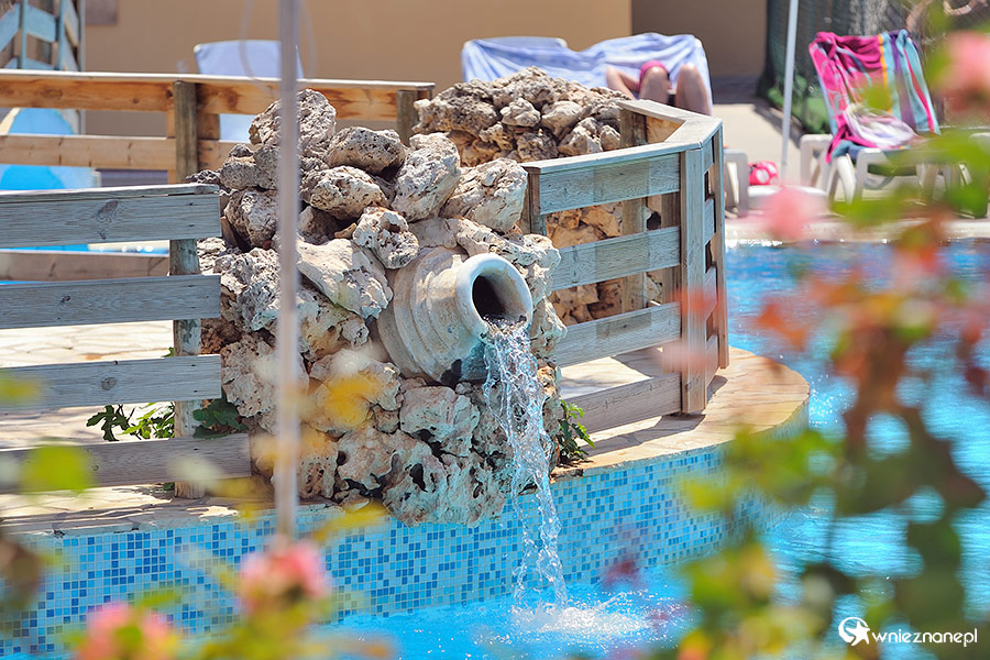 Zakynthos. Basen przy hotelu Tsilivi Beach. - foto: wnieznane.pl Zakynthos. Basen przy hotelu Tsilivi Beach. - foto: wnieznane.pl