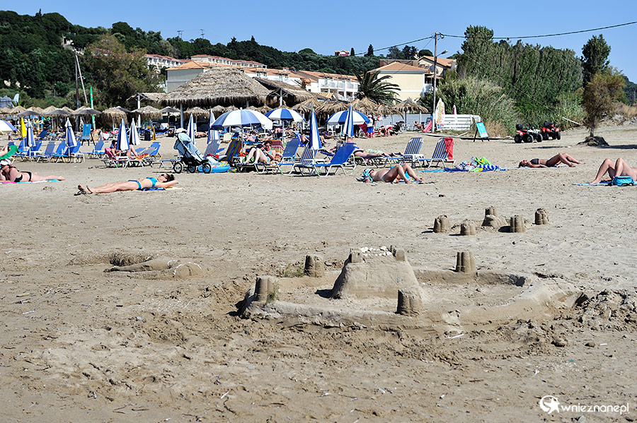 Zakynthos. Piaszczysta plaża w miejscowości Tsilivi. - foto: wnieznane.pl Zakynthos. Piaszczysta plaża w miejscowości Tsilivi. - foto: wnieznane.pl