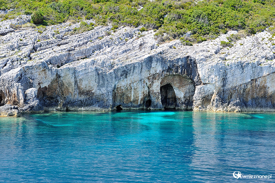 Zakynthos. Błękitne Groty niedaleko Skinari. - foto: wnieznane.pl Zakynthos. Błękitne Groty niedaleko Skinari. - foto: wnieznane.pl