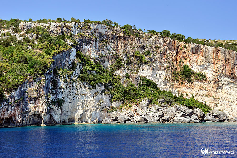 Zakynthos. Klif w okolicy Skinari. - foto: wnieznane.pl Zakynthos. Klif w okolicy Skinari. - foto: wnieznane.pl