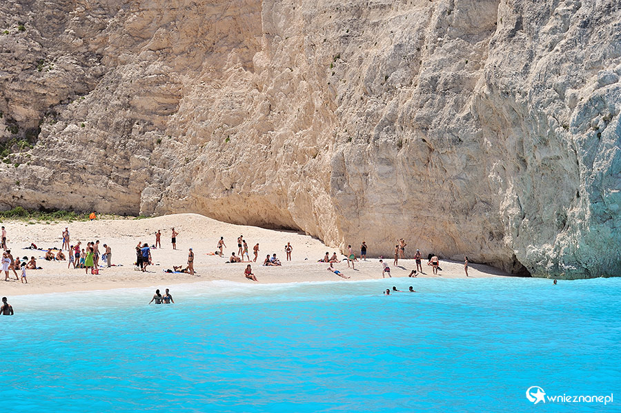Zakynthos. Dobijamy do brzegu w Zatoce Wraku. - foto: wnieznane.pl Zakynthos. Dobijamy do brzegu w Zatoce Wraku. - foto: wnieznane.pl