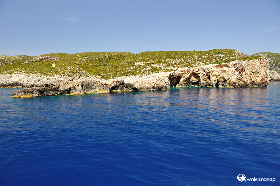 Zakynthos. Południowe wybrzeże wyspy. - foto: wnieznane.pl Zakynthos. Południowe wybrzeże wyspy. - foto: wnieznane.pl
