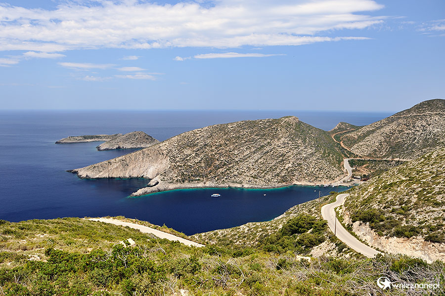 Zakynthos. Wspaniałe wybrzeże i drogi prowadzące do dwóch zatoczek Porto Vromi. - foto: wnieznane.pl Zakynthos. Wspaniałe wybrzeże i drogi prowadzące do dwóch zatoczek Porto Vromi. - foto: wnieznane.pl