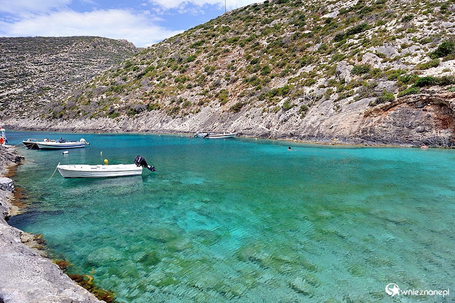 Zakynthos. Z większej z zatoczek Porto Vromi można popłynąć np. do Zatoki Wraku. - foto: wnieznane.pl Zakynthos. Z większej z zatoczek Porto Vromi można popłynąć np. do Zatoki Wraku. - foto: wnieznane.pl