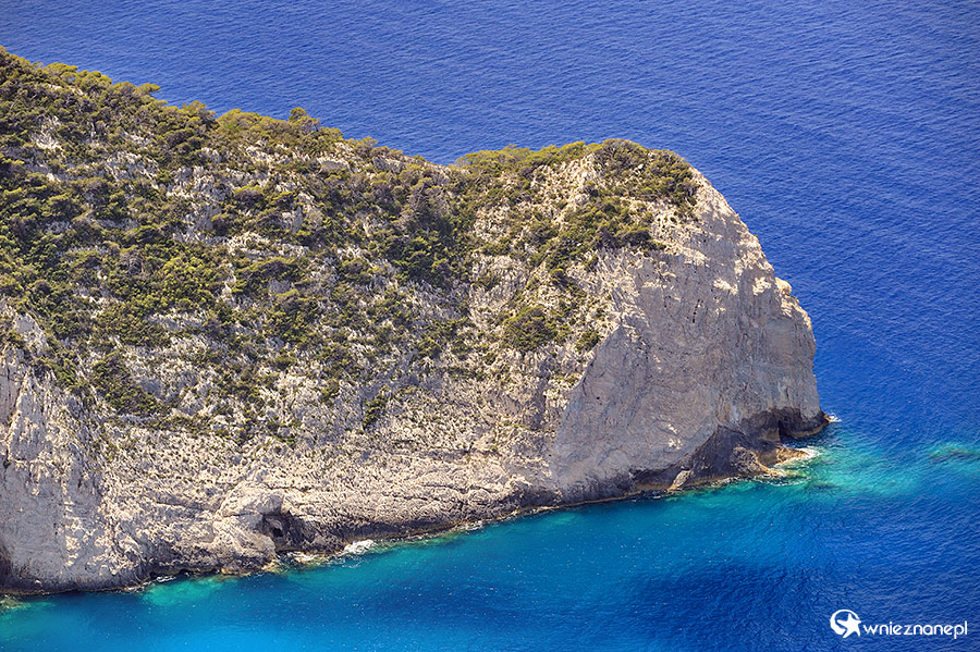 Zakynthos. Skały zamykające Navagio (Zatokę Wraku). - foto: wnieznane.pl Zakynthos. Skały zamykające Navagio (Zatokę Wraku). - foto: wnieznane.pl
