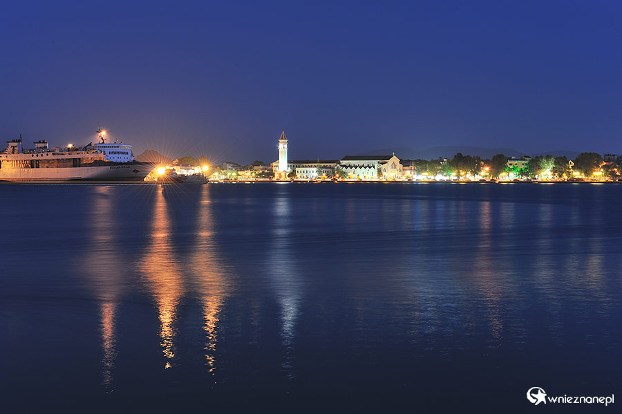 Zakynthos. Nocny widok na Zante od strony portu. - foto: wnieznane.pl Zakynthos. Nocny widok na Zante od strony portu. - foto: wnieznane.pl