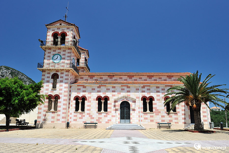 Zakynthos. Kolorowy kościół w okolicy Alikanas i Alikes. - foto: wnieznane.pl Zakynthos. Kolorowy kościół w okolicy Alikanas i Alikes. - foto: wnieznane.pl