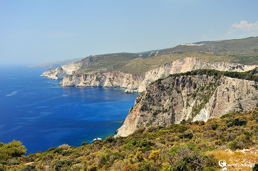 Zakynthos. Klifowe wybrzeże Keri. - foto: wnieznane.pl Zakynthos. Klifowe wybrzeże Keri. - foto: wnieznane.pl