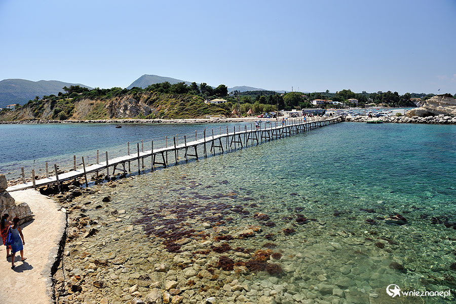 Zakynthos. Most prowadzący na wysepkę Agios Sostis. - foto: wnieznane.pl Zakynthos. Most prowadzący na wysepkę Agios Sostis. - foto: wnieznane.pl