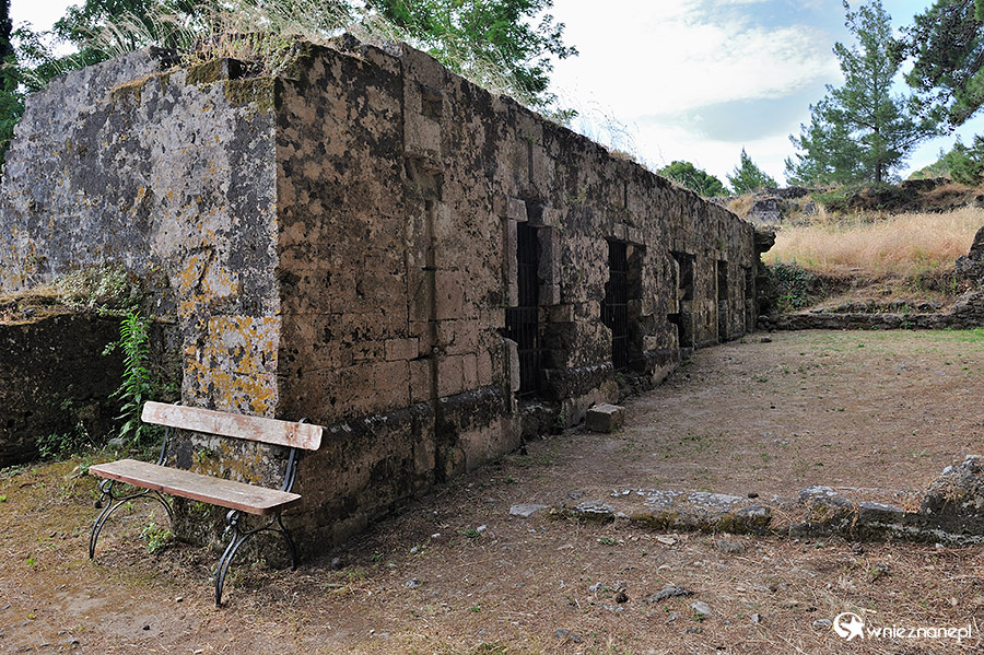 Zakynthos. Ruiny twierdzy Bohali, górującej nad stolicą wyspy, Zante. - foto: wnieznane.pl Zakynthos. Ruiny twierdzy Bohali, górującej nad stolicą wyspy, Zante. - foto: wnieznane.pl