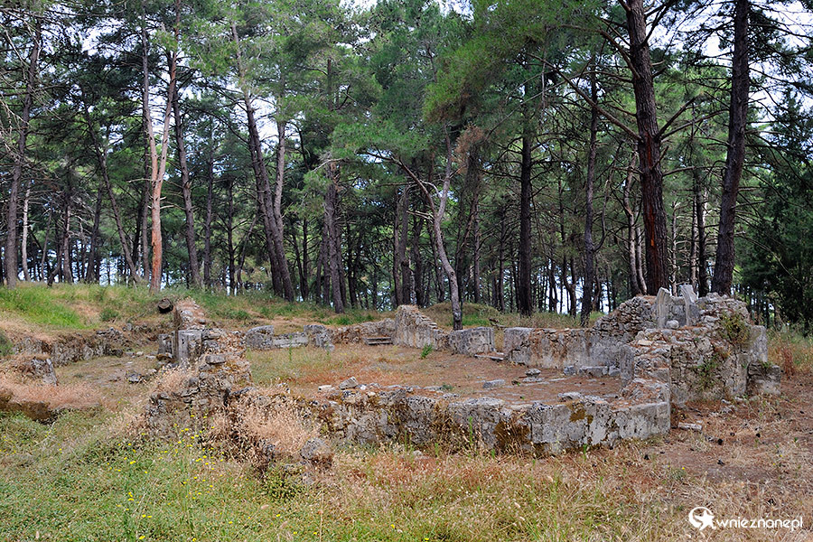 Zakynthos. Ruiny twierdzy Bohali, górującej nad stolicą wyspy, Zante. - foto: wnieznane.pl Zakynthos. Ruiny twierdzy Bohali, górującej nad stolicą wyspy, Zante. - foto: wnieznane.pl