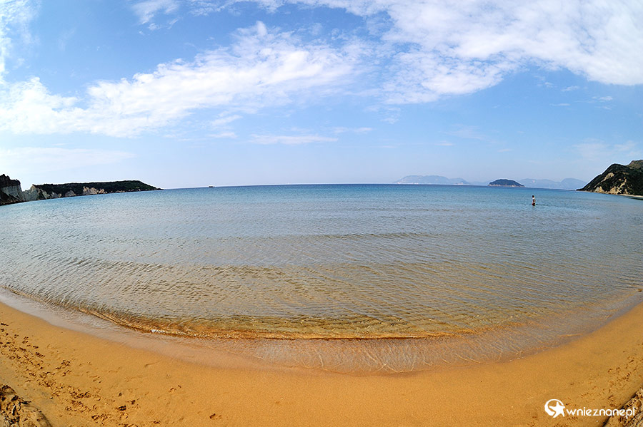 Zakynthos. Piaszczysta plaża Gerakas to miejsce, gdzie składają jaja żółwie Caretta caretta. - foto: wnieznane.pl Zakynthos. Piaszczysta plaża Gerakas to miejsce, gdzie składają jaja żółwie Caretta caretta. - foto: wnieznane.pl