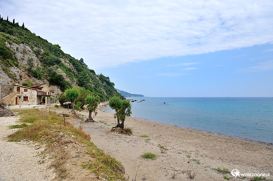 Zakynthos. Porto Zoro to nie tylko piaszczysta plaża, ale także błoto, które podobno ma właściwości lecznicze. - foto: wnieznane.pl Zakynthos. Porto Zoro to nie tylko piaszczysta plaża, ale także błoto, które podobno ma właściwości lecznicze. - foto: wnieznane.pl