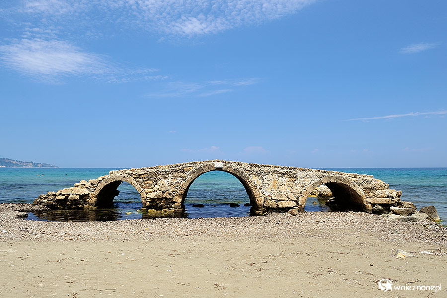 Zakynthos. Ruiny weneckiego mostu w Argassi. - foto: wnieznane.pl Zakynthos. Ruiny weneckiego mostu w Argassi. - foto: wnieznane.pl