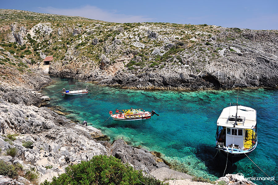 Zakynthos. Malowniczy porcik na zachodnim wybrzeżu - Porto Roxa. - foto: wnieznane.pl Zakynthos. Malowniczy porcik na zachodnim wybrzeżu - Porto Roxa. - foto: wnieznane.pl
