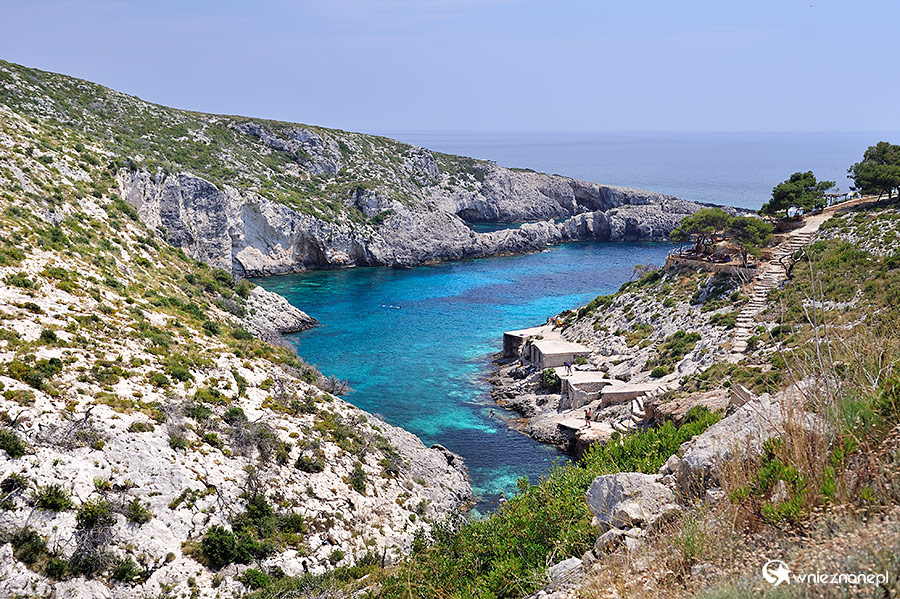 Zakynthos. Malowniczy porcik na zachodnim wybrzeżu - Porto Roxa. - foto: wnieznane.pl Zakynthos. Malowniczy porcik na zachodnim wybrzeżu - Porto Roxa. - foto: wnieznane.pl