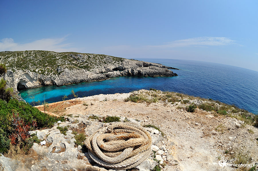 Zakynthos. Fantastyczna woda w Porto Limnionas. - foto: wnieznane.pl Zakynthos. Fantastyczna woda w Porto Limnionas. - foto: wnieznane.pl