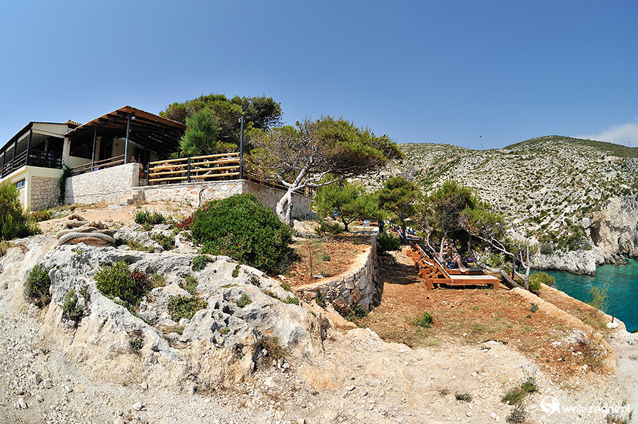 Zakynthos. Tawerna w Porto Limnionas. - foto: wnieznane.pl Zakynthos. Tawerna w Porto Limnionas. - foto: wnieznane.pl